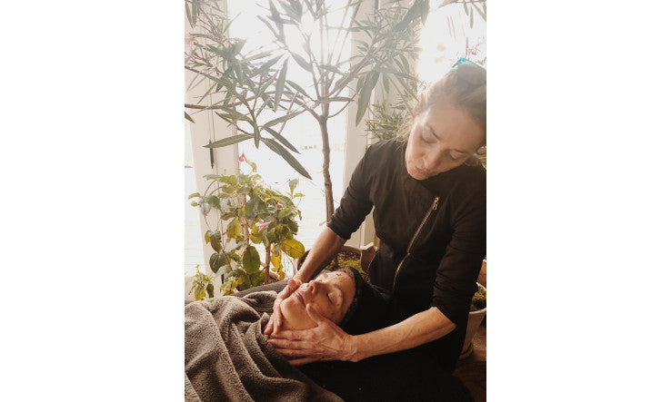 Rituel peau déshydratée avec quelques boutons et rougeurs