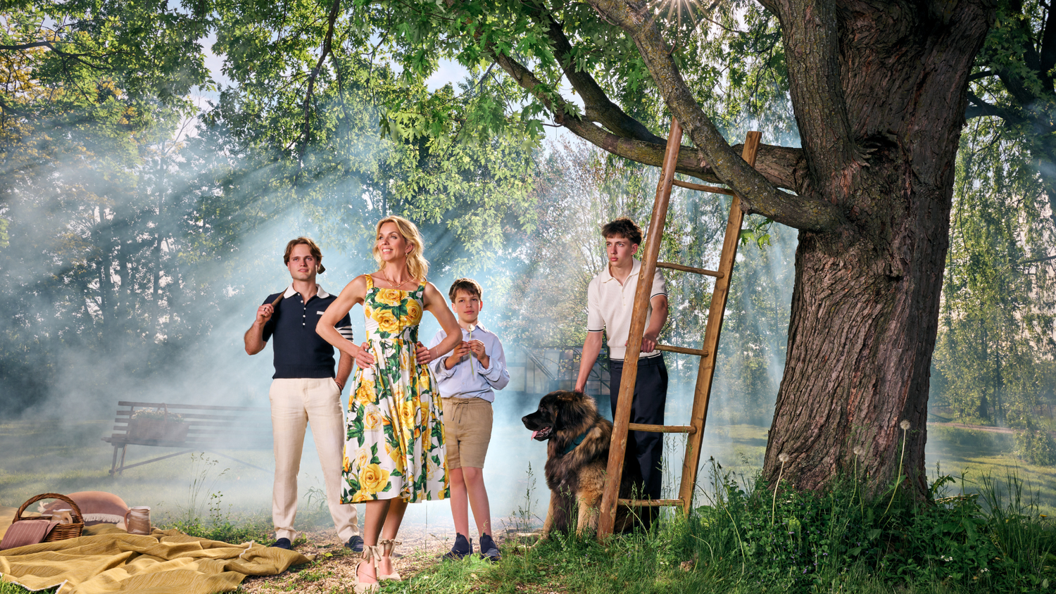 Jacynthe René et ses fils en nature pour illustrer une routine du matin axée sur l’énergie, le stress et les adaptogènes.