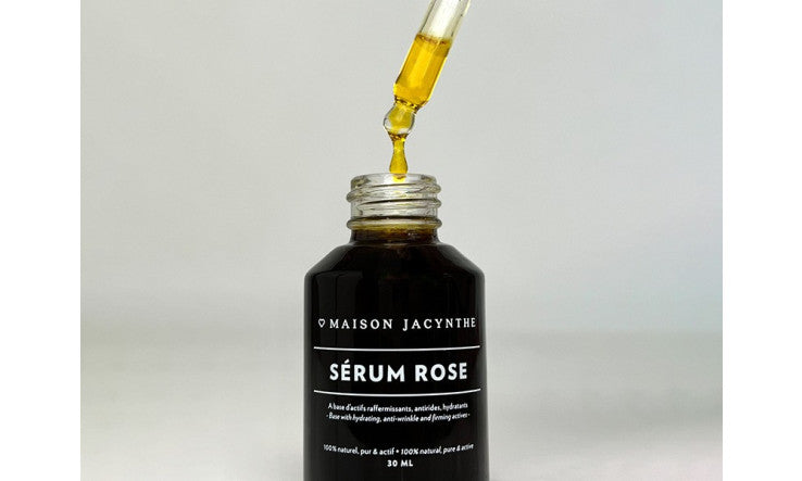 Mon Sérum à la Rose de Bulgarie est un soin avant et après soleil inégalé dans le monde !