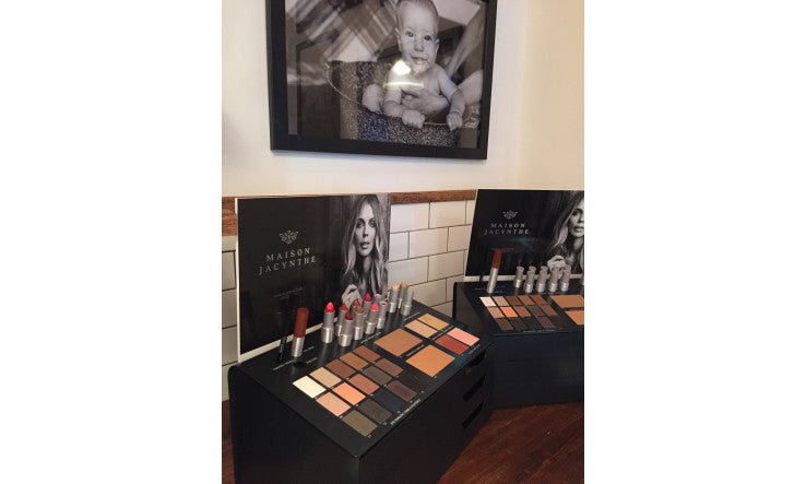 Les revues sont unanimes! Notre maquillage est fabuleux!