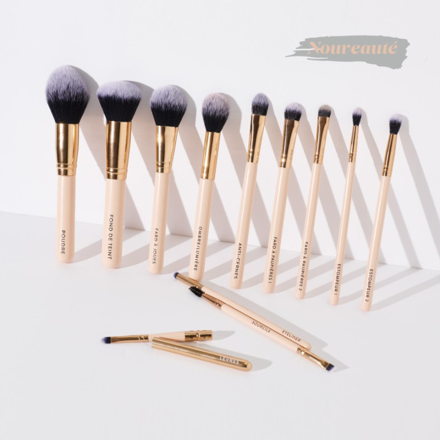 Set of makeup brushes