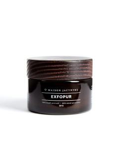 Pot en verre de 50 g, l'Exfopur de Maison Jacynthe combine une action exfoliante, oxygénante et purifiante, redonnant à la peau jeunesse et fraîcheur.