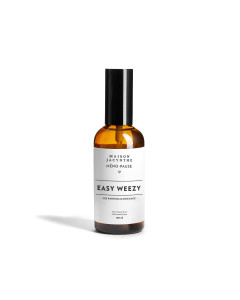 Bouteille avec vaporisateur de 100 ml de la gamme Méno-Pause de Maison Jacynthe, ce parfum d'ambiance Easy Weezy permet de relaxer et de retrouver l’humeur sereine.  